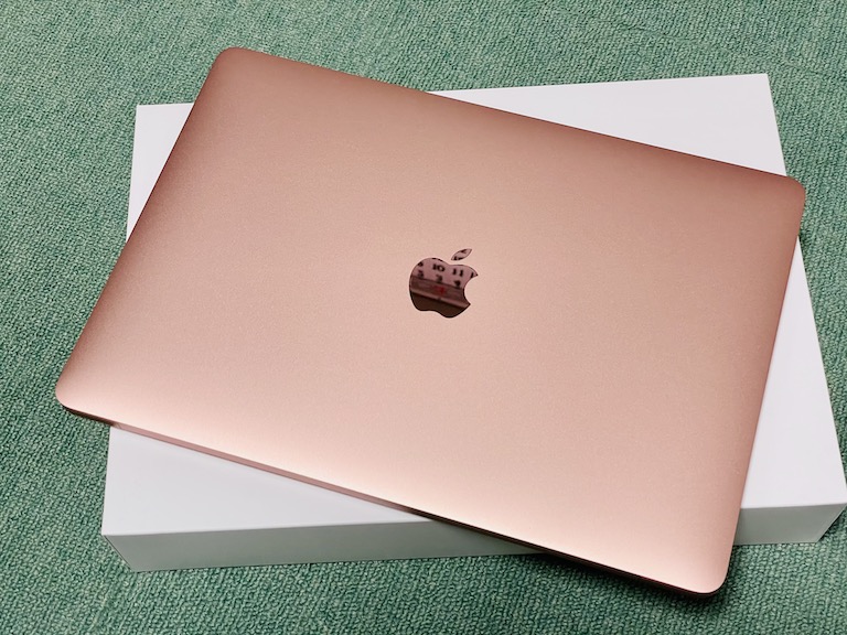 MacBook Air M1 ゴールド 8GB/256GB（傷をご確認下さい） MacBook Air