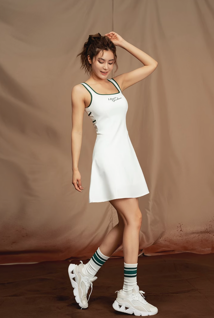 エレガンス スクエアネック テニスワンピース
