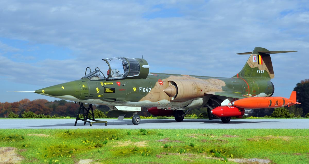 A F-104G model in 1/32 scale