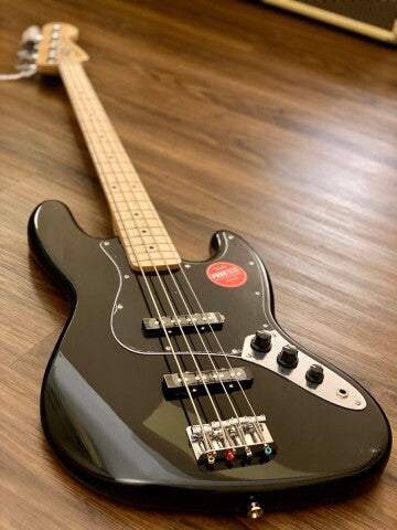 Squier Affinity Series Jazz Bass with Maple FB in Black