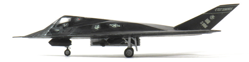 トランペッター 1/144 F-117A ナイトホーク の製作（その10）（完結