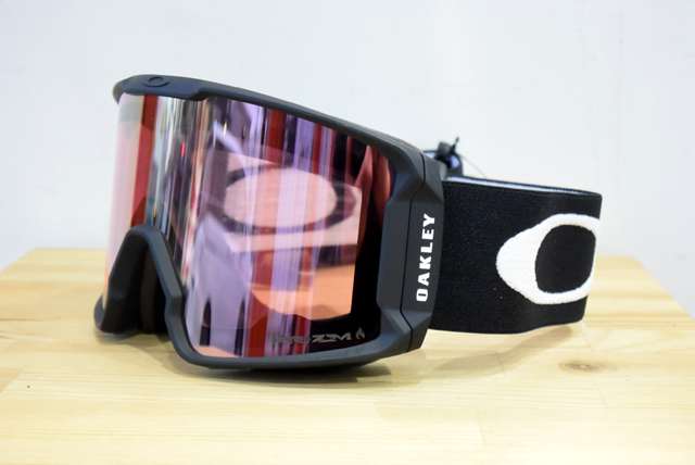 ボタン一つでゴーグルのくもりを取り除ける。OAKLEY INFERNO LENS – A-BONY