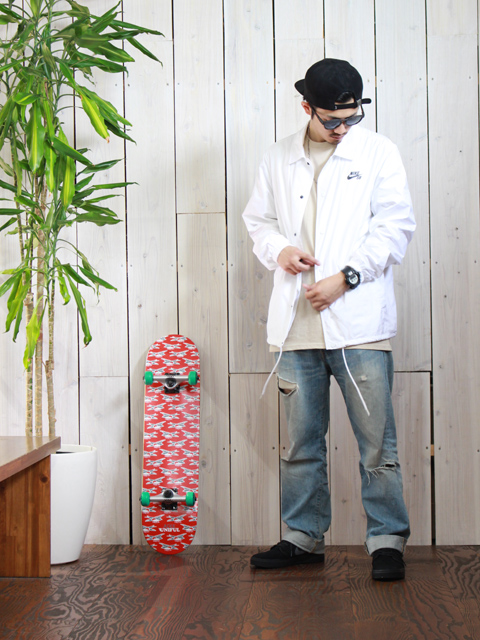 NIKE SBの撥水加工のされたコーチジャケットも只今セール中です。 – A-BONY