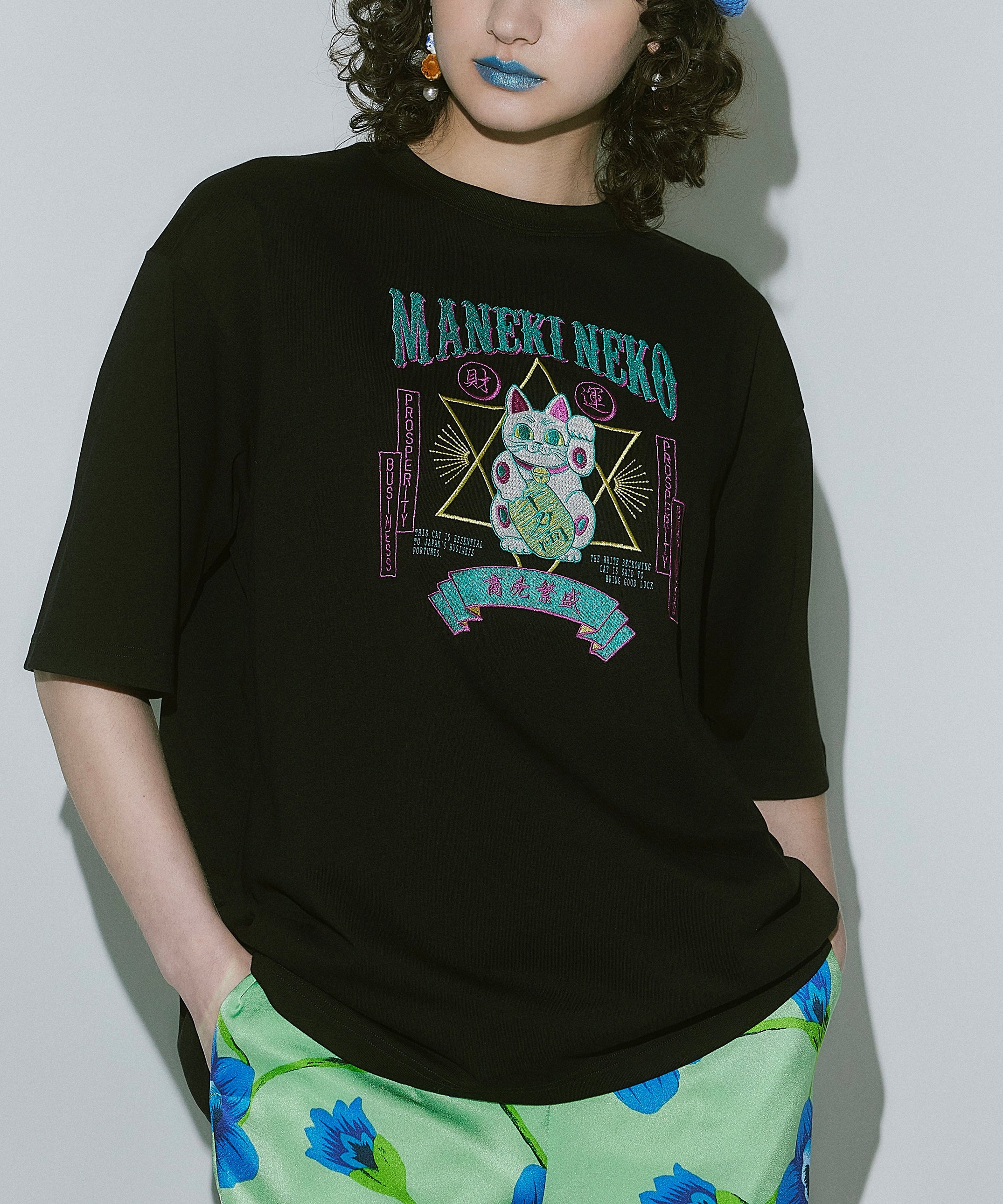 JAPAN 招き猫 Tシャツ ブラック AtOn50 Official Online Store