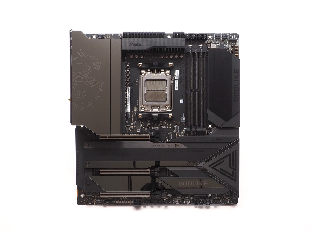 これぞ“神”の領域。最高の装備を備えたMSI「MEG X670E GODLIKE」｜AMD