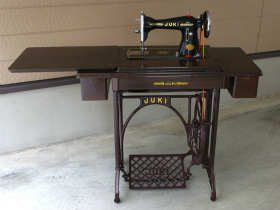 JUKI ジューキ家庭用足踏みミシン ～ アンティークミシン修理士の工房