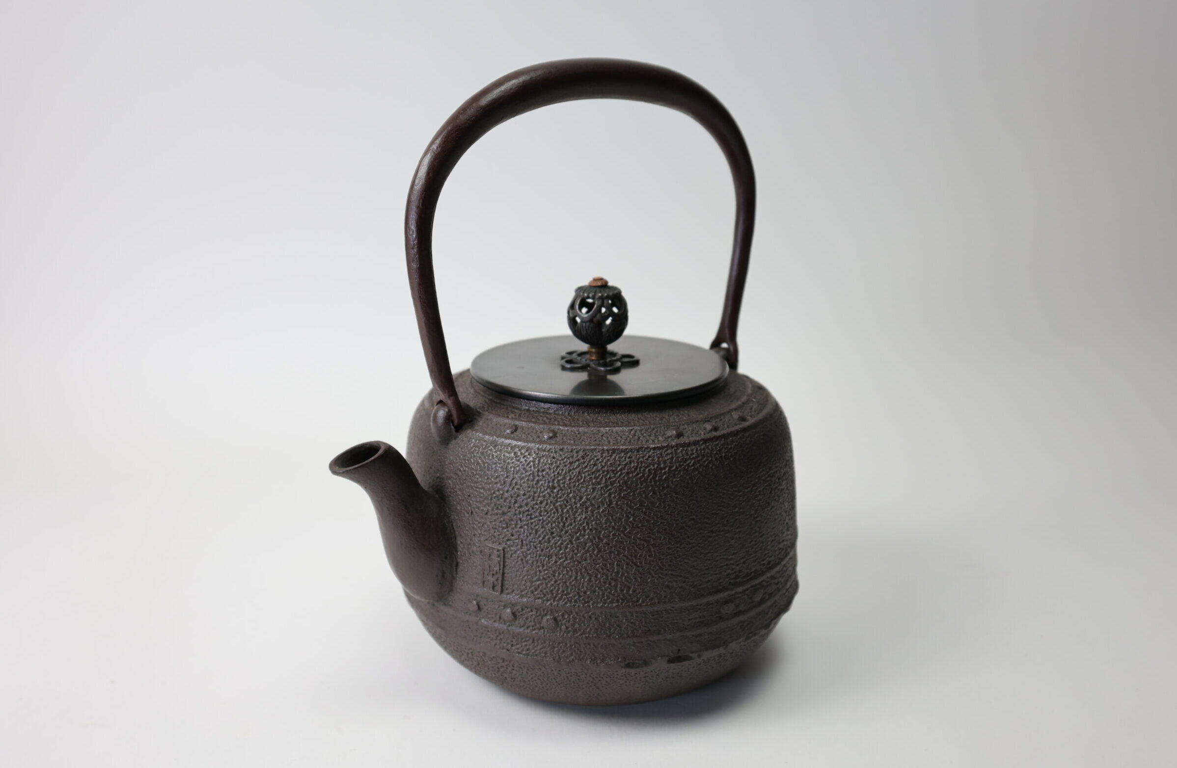 釜師佐藤清光作 万代屋鉄瓶 | 骨董品・美術品の買取 出張買取・鑑定