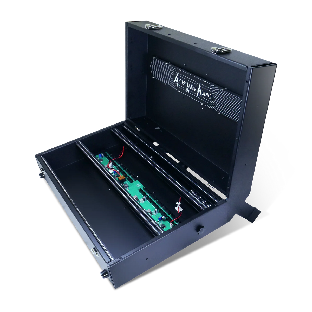 ALACasePhotoOpenLidHero01_1800