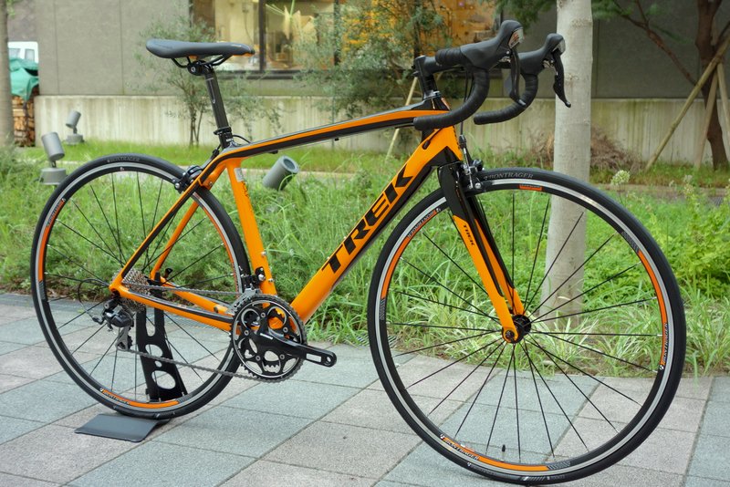 高い運動性能のエントリーロードバイク TREK Madone(マドン)4.3 | 奈良
