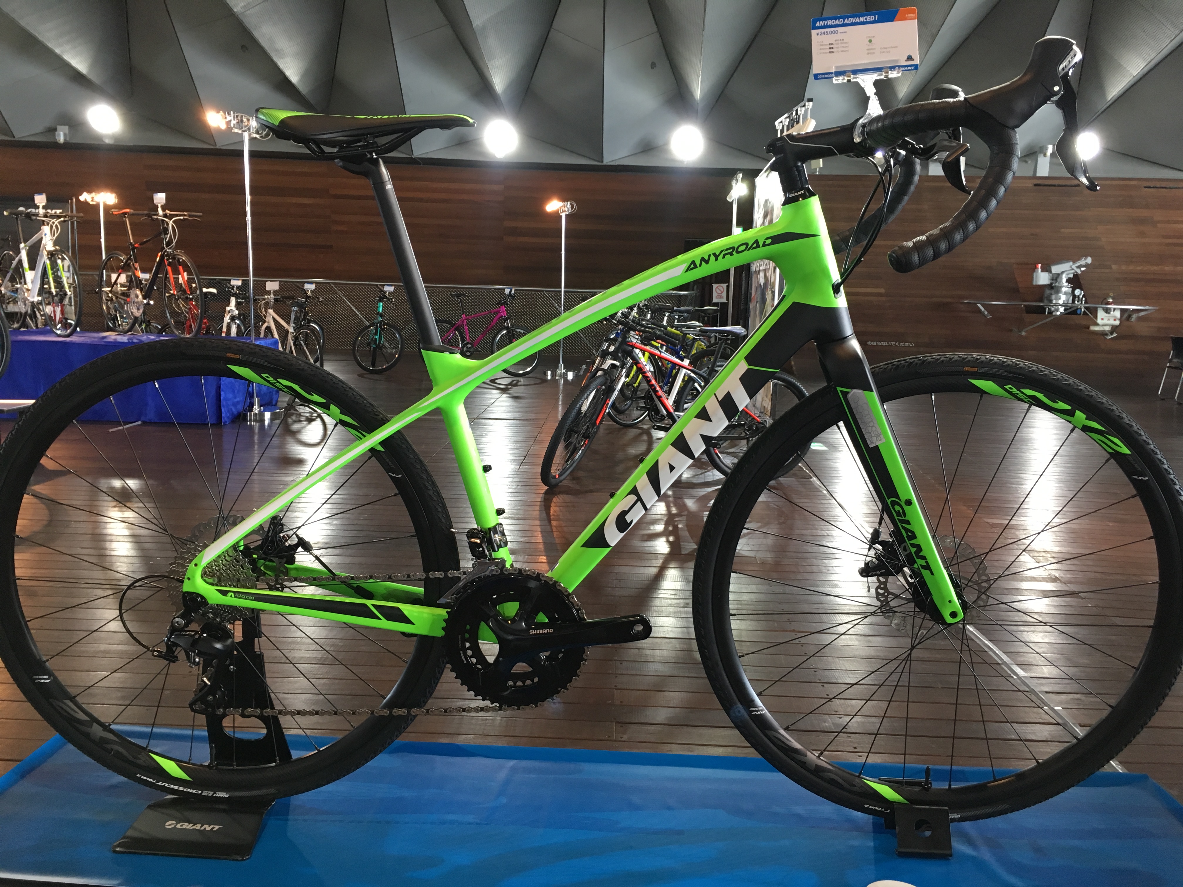 2018 GIANT ANYROAD ADVANCED(エニーロード アドバンスド)シリーズ