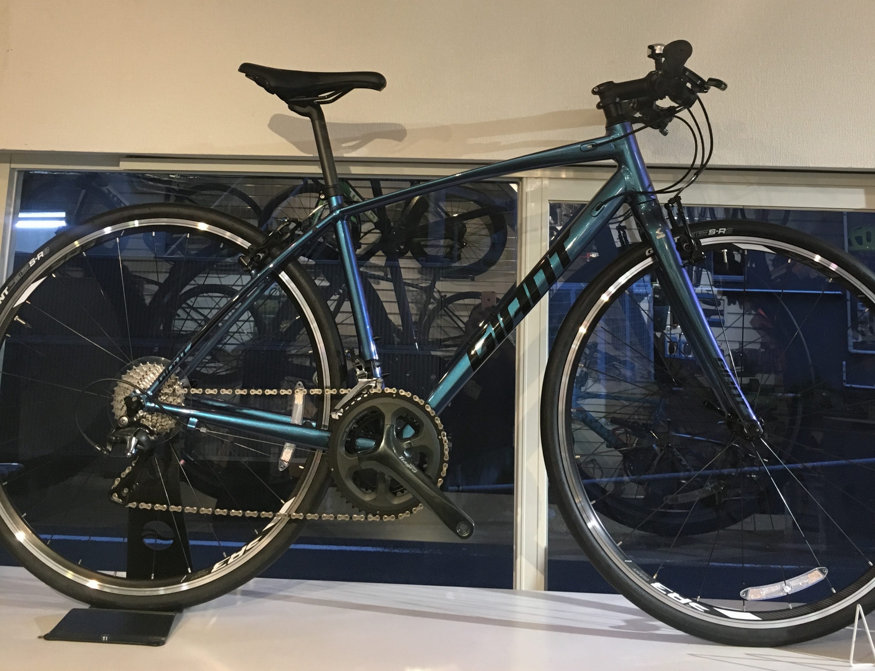 カメレオンブルー GIANT ESCAPE RX1 | 横浜・新宿・湘南のスポーツ