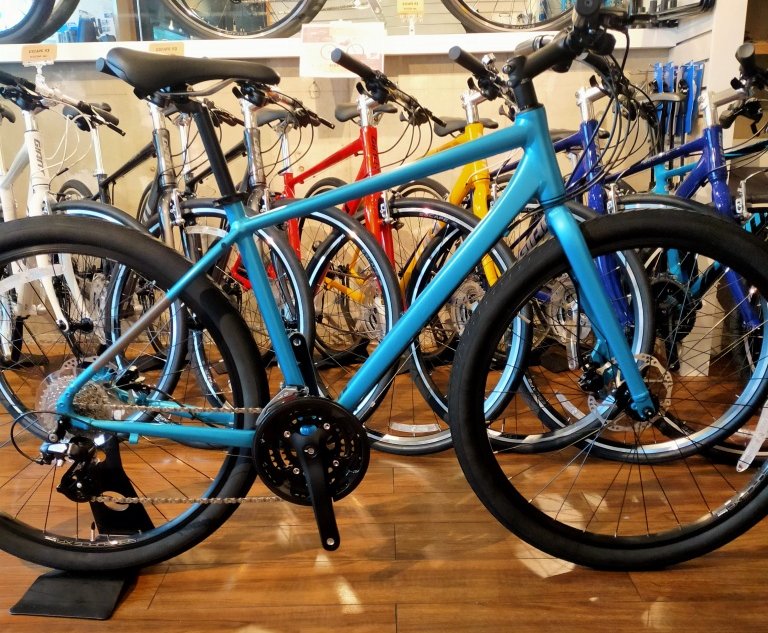 新宿都庁前店 / 値上がり前に / 段差、雨の日も安心 / GIANT GRAVIER