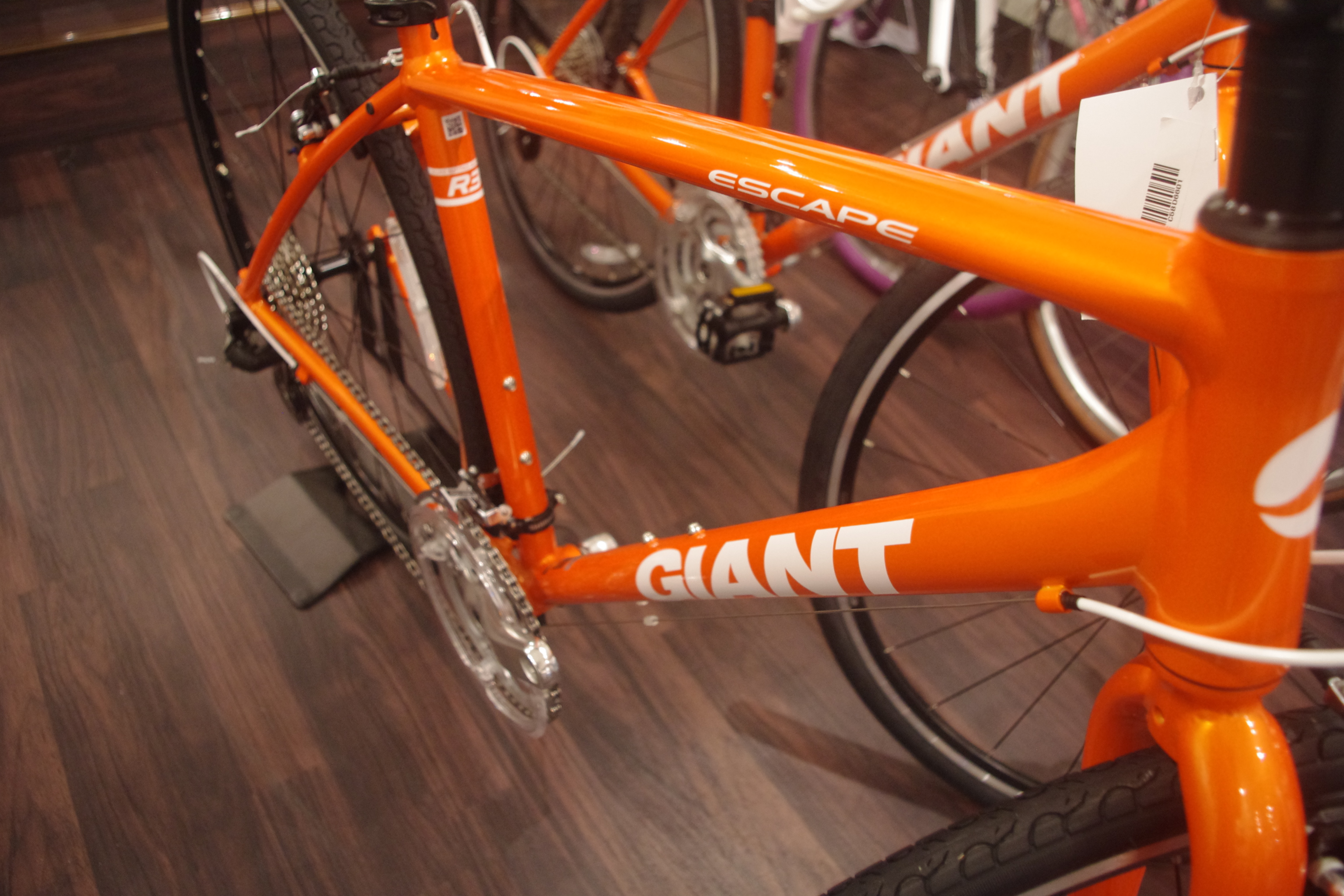 展示在庫車情報】2017 GIANT ESCAPE R3(ジャイアント エスケープ