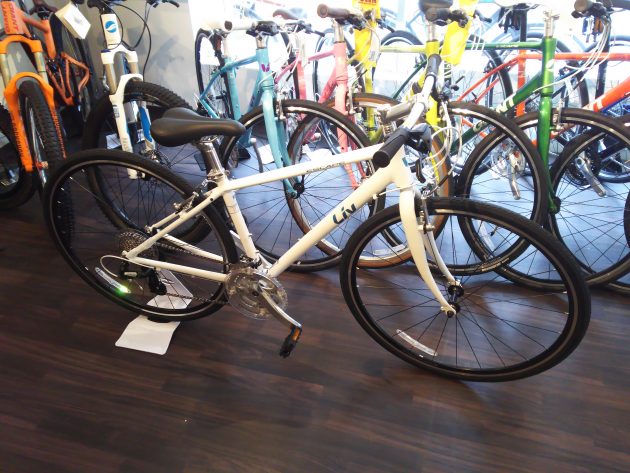 女性専用設計！ GIANT Liv ESCAPE R3 W(ジャイアント リブ エスケープ