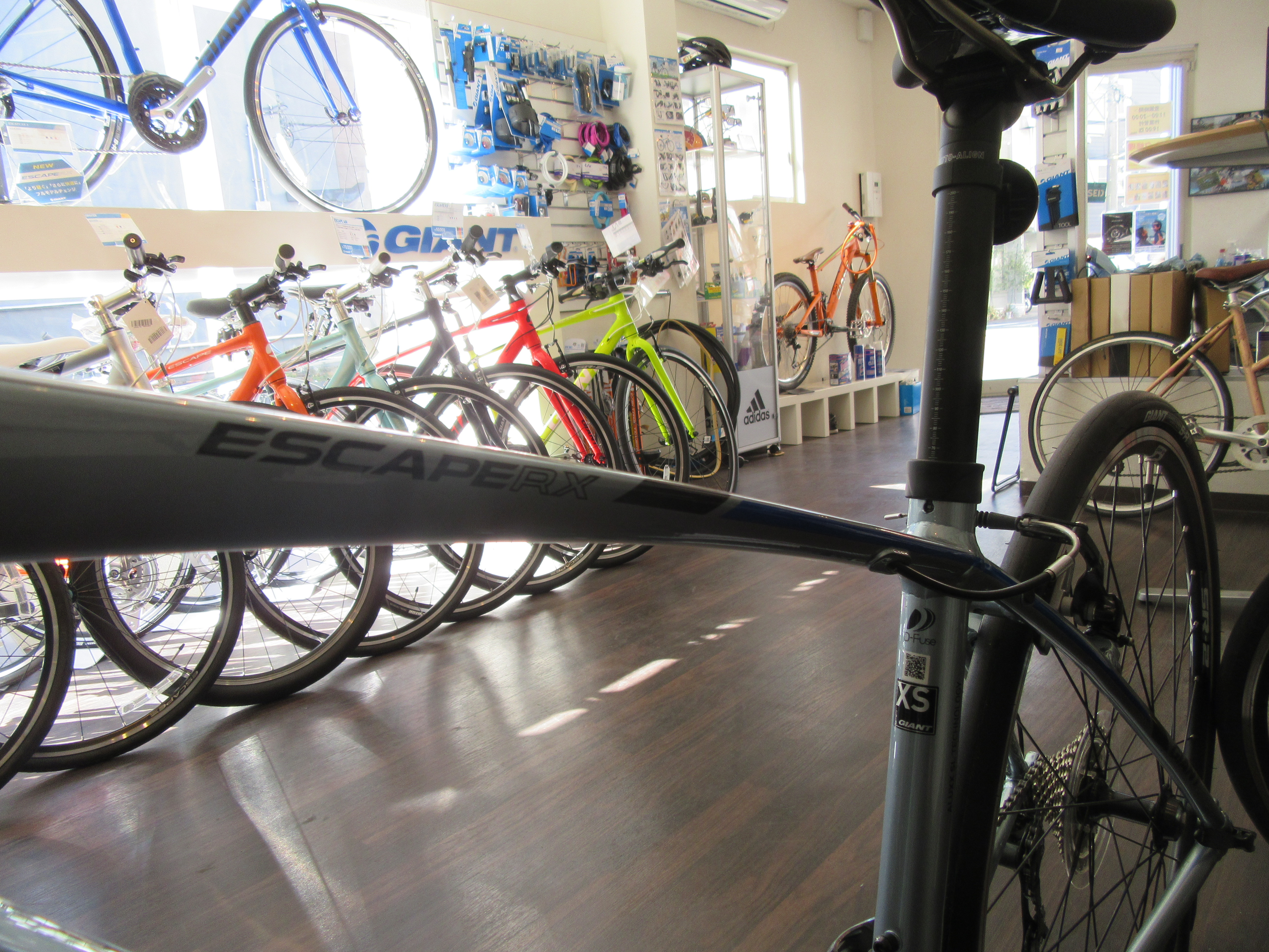 当店大好評モデル最上位グレード！！ 2017 ESCAPE RX1