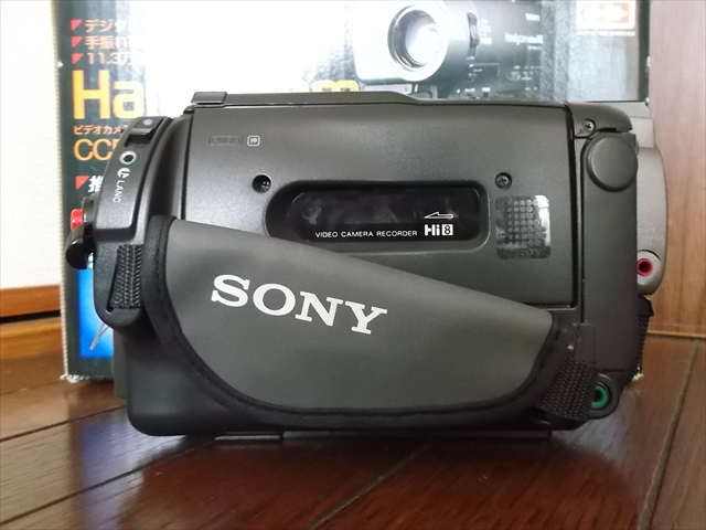 SONY Handycam CCD-TR12 ～1996年発売～ - XROSSOVER