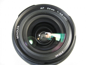 MINOLTA AF 24mm F2.8 New 微妙な存在価値の短焦点広角レンズ