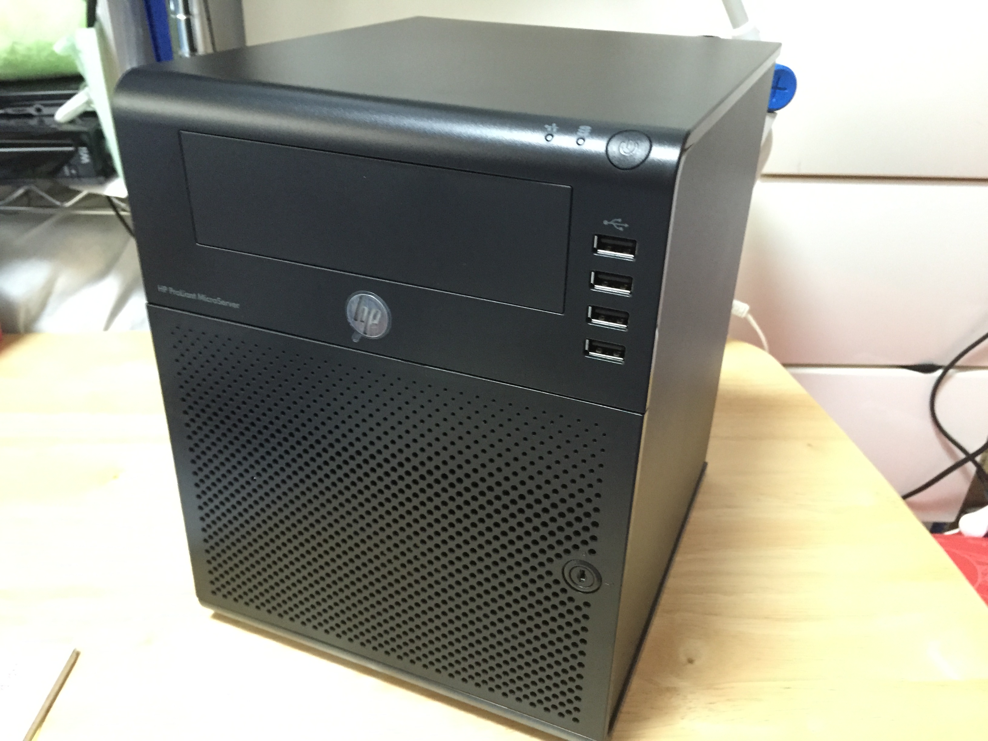 HP ProLiant MicroServer に ESXi6.0 を導入してサーバの仮想化