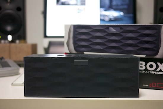 ポータブルスピーカー “Jawbone BIG JAMBOX” レビュー | SoundATHLETE