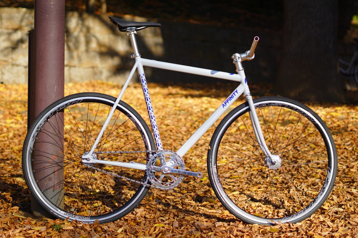 AFFINITY LOPROをラグジュアリーにカスタム | ブローチャーズ