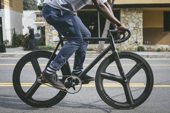 BROTURES SHRED88フロント ホイール ピスト 圧倒的な人気を誇るあの