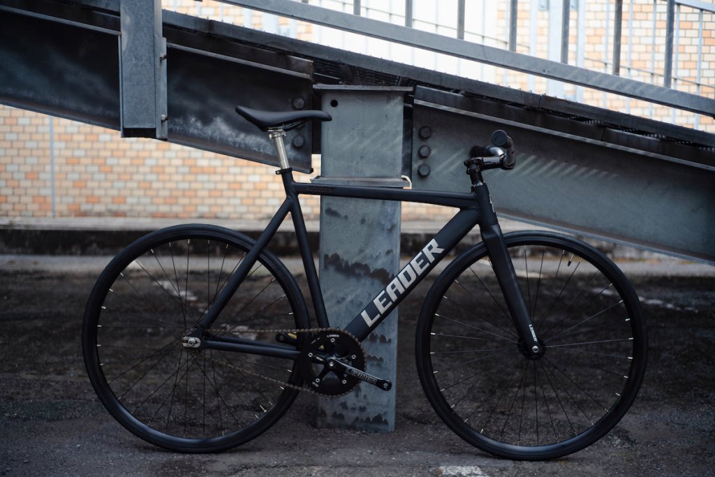 スマートなピストバイク！ | ブローチャーズ - BROTURES ONLINE STORE