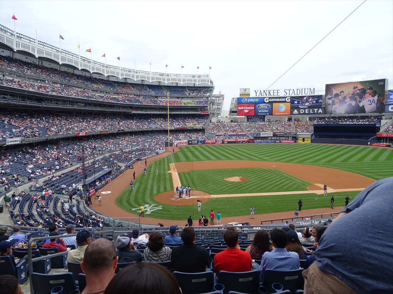 ヤンキー・スタジアム：デルタ・スイート（2階席） - チープトラベルズ