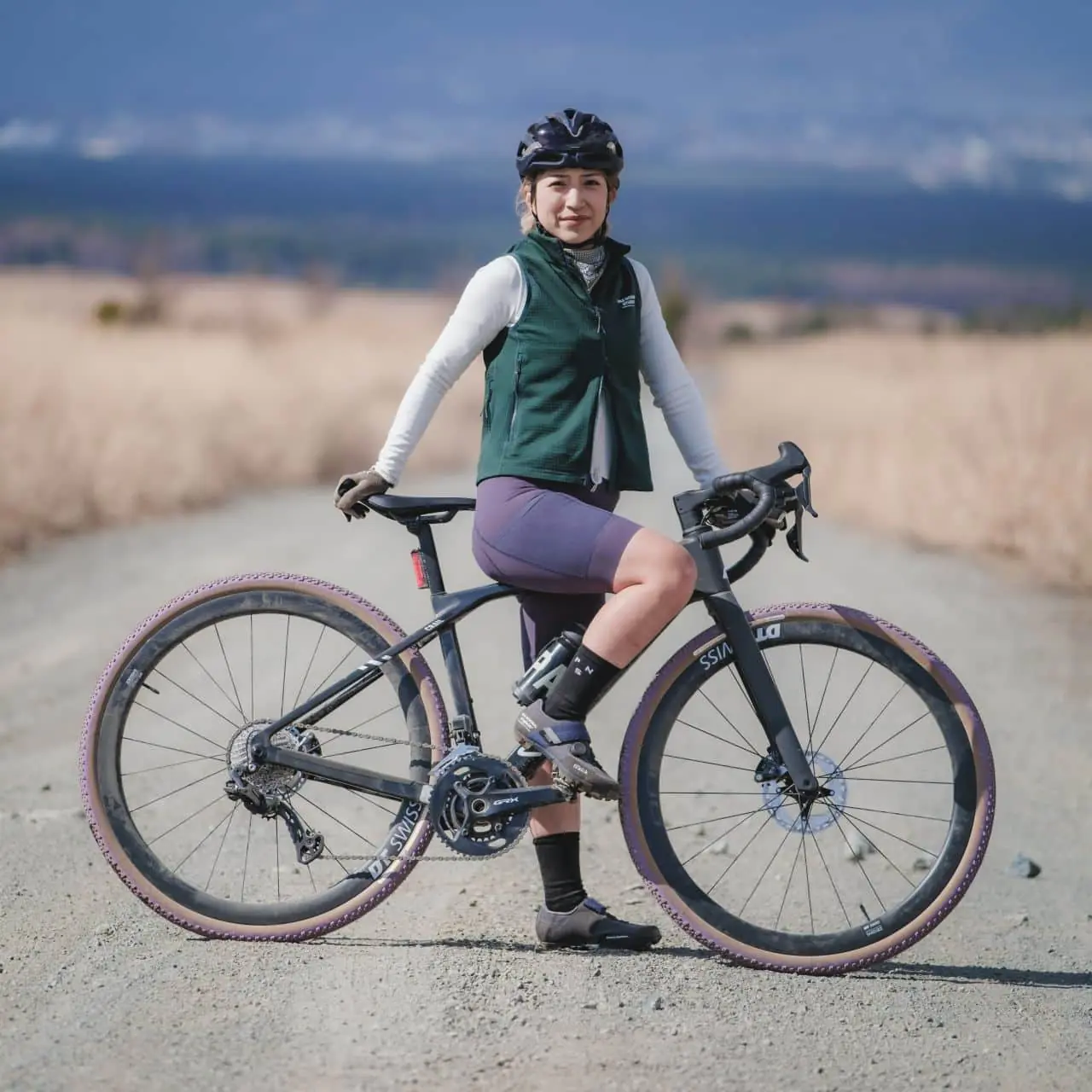 恒例！グラベルキングの限定色モデル発表、今年は「パナレーサー