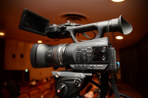 パナソニックビデオカメラ AG-AC90 仕事で使った感想レビュー | カメラ