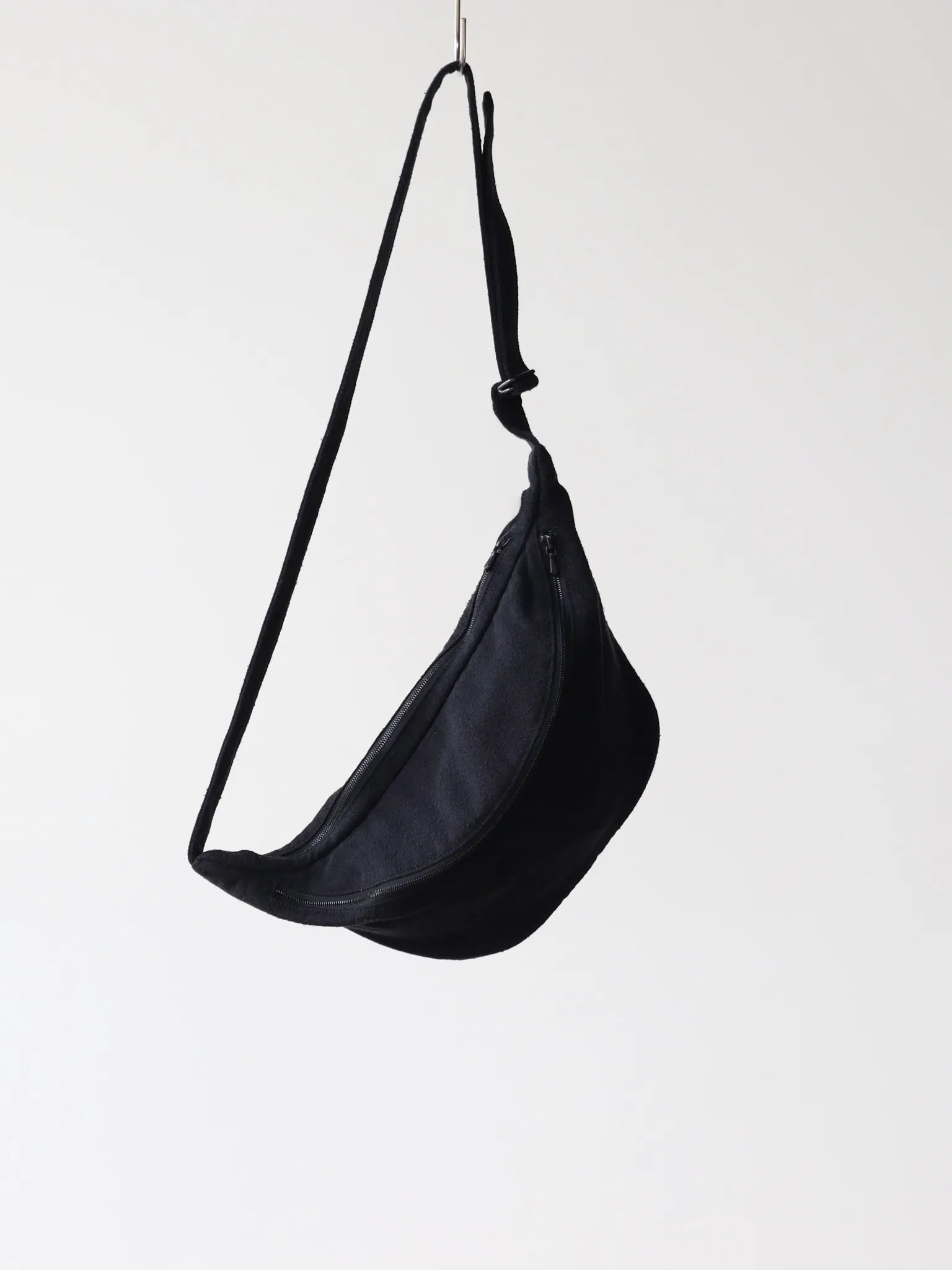 COMOLI シルクネップ ウエストバッグ BLACK | CASANOVA&CO (カサノヴァ