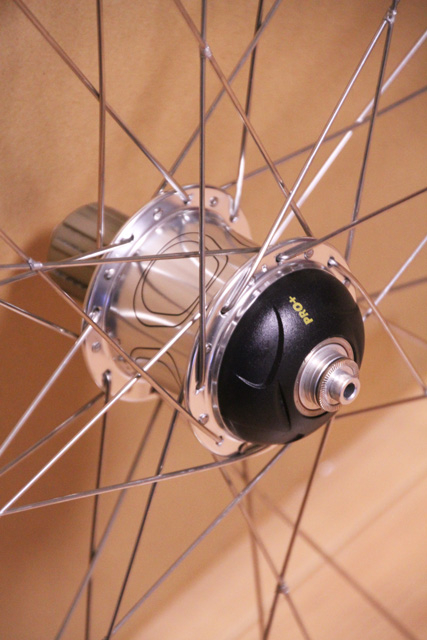 のむラボホイール1号withパワータップ到着 - のりりん鹿児島