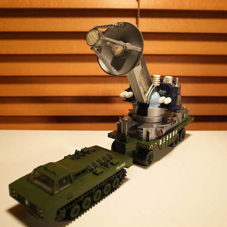 海洋堂 特撮リボルテック メーサー殺獣光線車 - エスムスザイン es