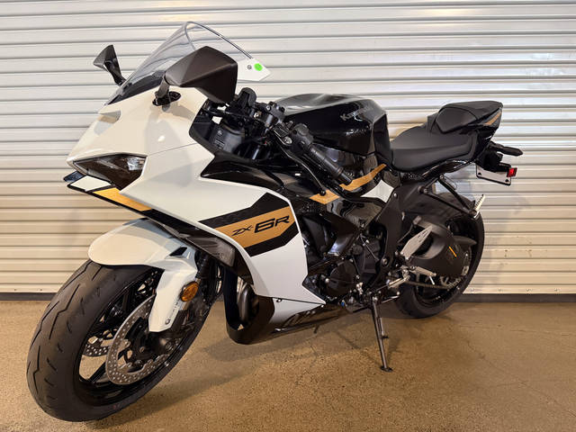 2026 Kawasaki Ninja® ZX™-6R ABS | Roseville Motorsports