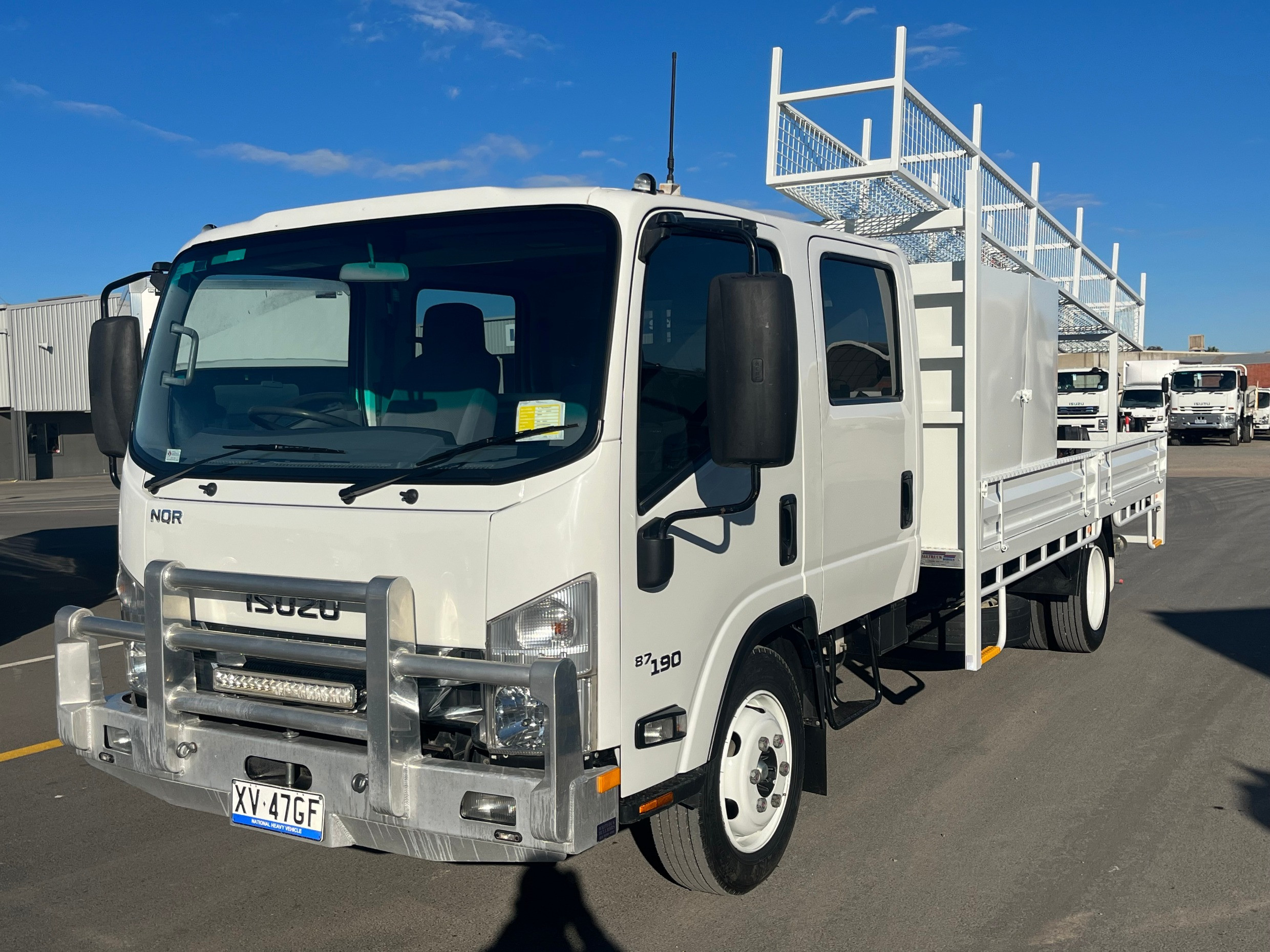 2019 ISUZU NQR 87/80-190 MANUAL TRAY - JTFD5340273 - JUST TRUCKS