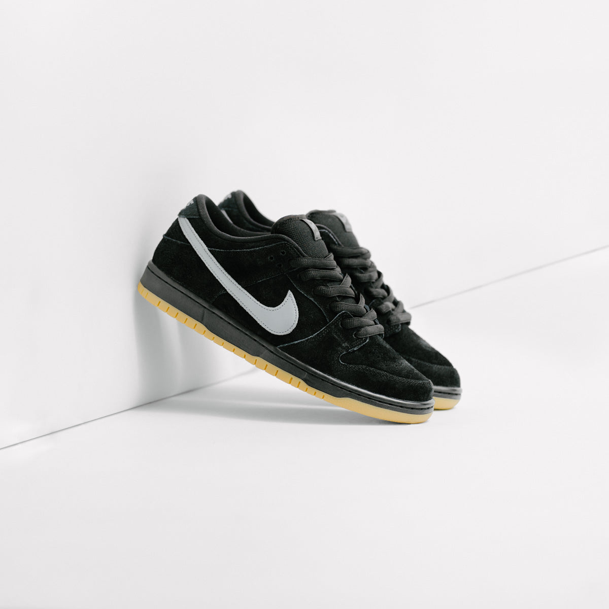 Nike SB Dunk Low Pro 'Fog' | Flatspot