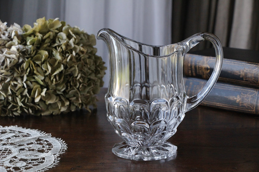 フラワーベースとしても使いたいウォータージャグ（高さ20cm）イギリス