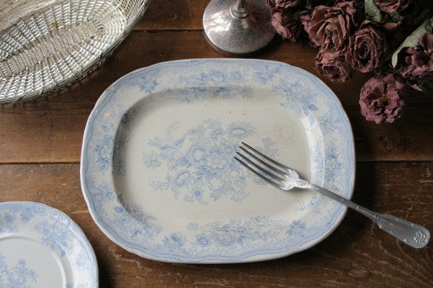 大きめサイズで取り分け料理に便利なオーバル皿 イギリスアンティーク