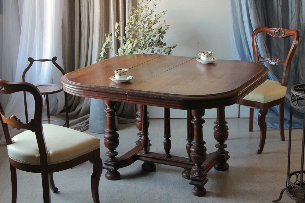 1930年代オーク材ダイニングテーブル（113cm) フランスアンティーク