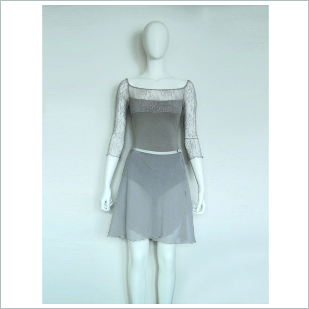 coup-de-pied /スカート