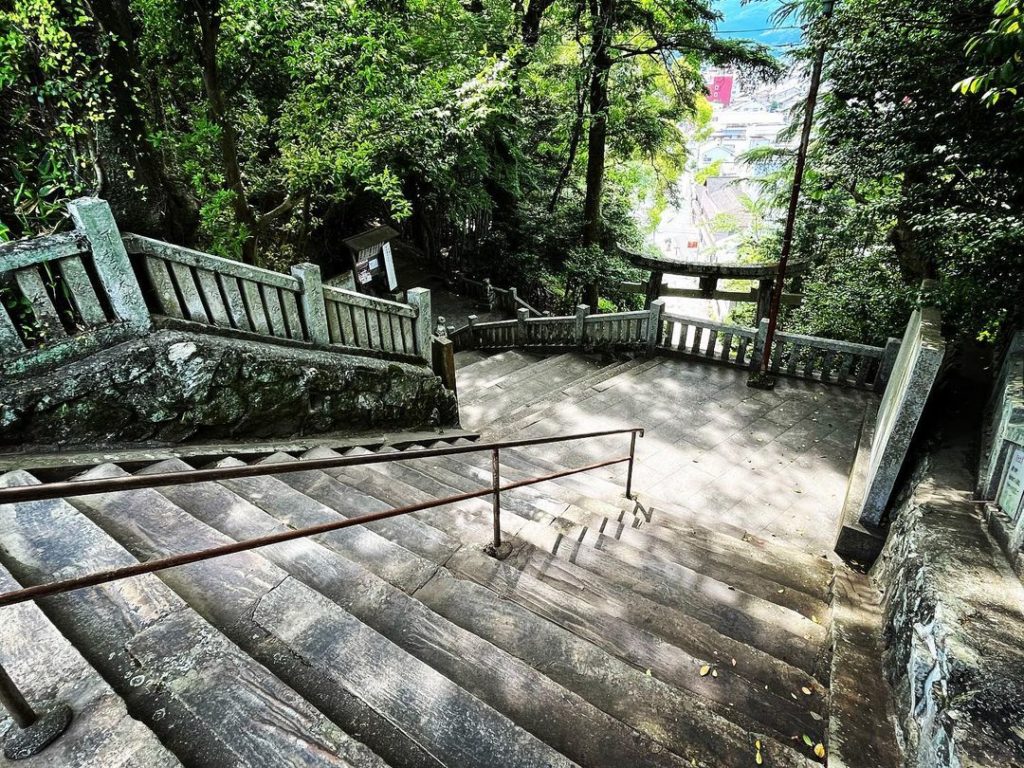 大洲神社 大洲城の総鎮守・神楽山（愛媛県大洲市）標高43m | 愛媛の小