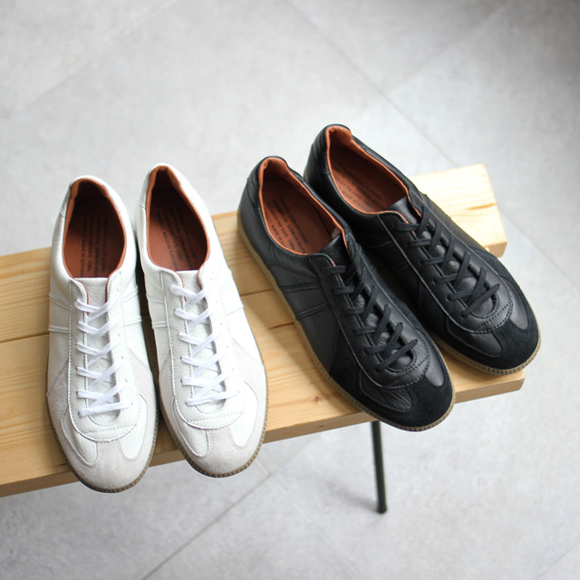 REPRODUCTION OF FOUND – German Trainer.