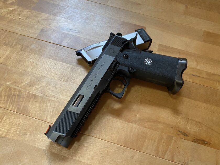 肉抜きされたスライドがカッコイイ！ウエスタンアームズ SV