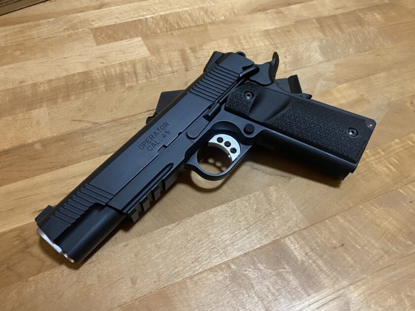 ガスガンの素材であるヘビーウエイトとは何？ABSとヘビーウエイト