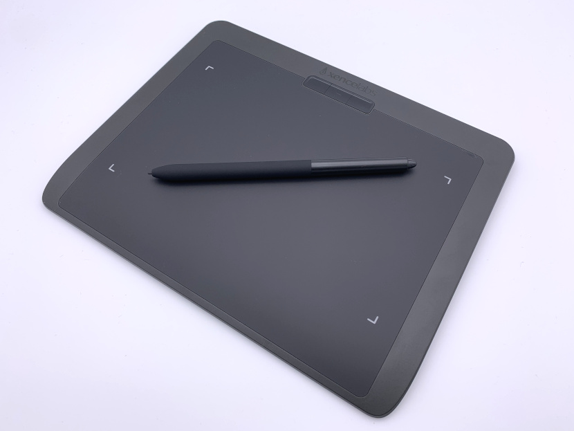 プロ仕様のハイスペック板タブ！ペン芯や描き心地など評価しました