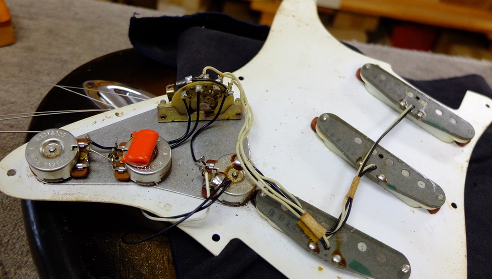 フレット交換させていただいたFender Vintage Series 57 Stratocaster