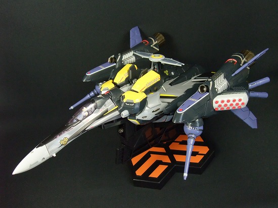 DX超合金 VF-25S アーマードメサイアバルキリー(オズマ・リー機