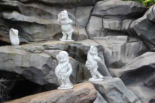 スノーホワイト・グロット Snow White Grotto | Dreamagic World