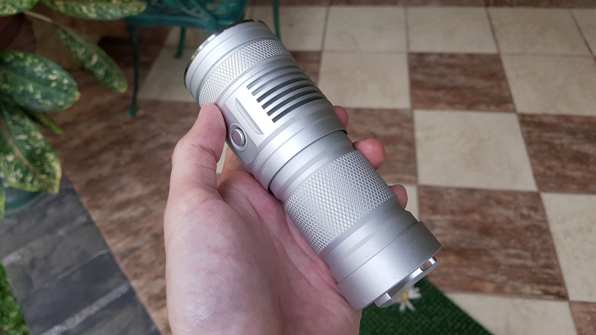 Review: Haikelite MT01 Trekker - 18650 Flashlights