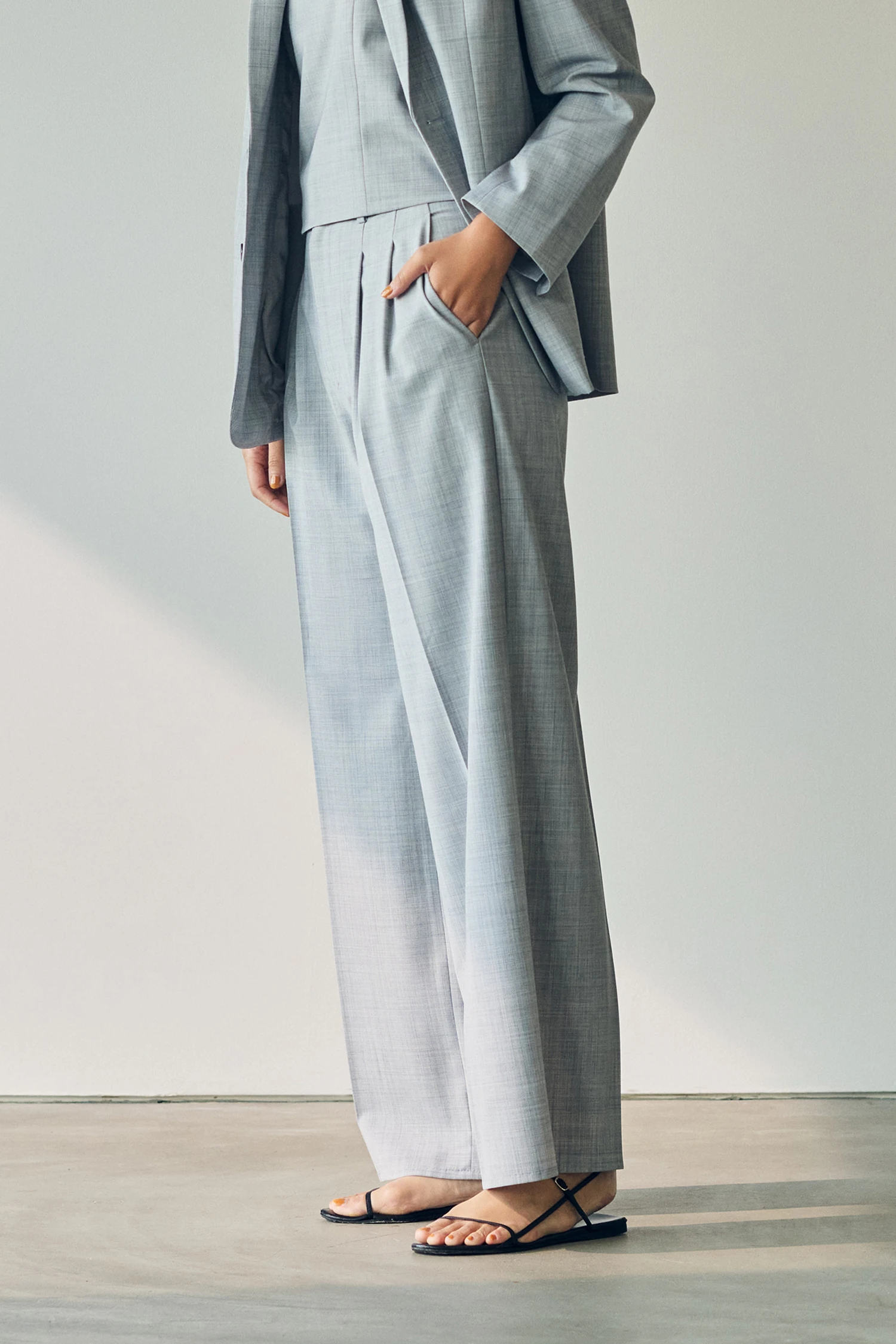 HAUNT（ハウント）｜TUCKED WIDE PANTSアイテムの詳細 | GUESTLIST