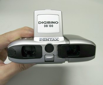 News：“観ることを楽しみながら”撮影できる――デジカメ内蔵双眼鏡